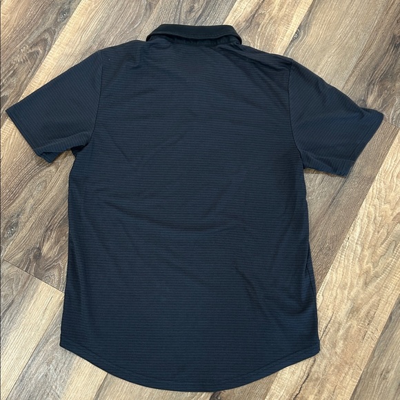 Travis Mathew polo black striped size Medium - Picture 8 of 12
